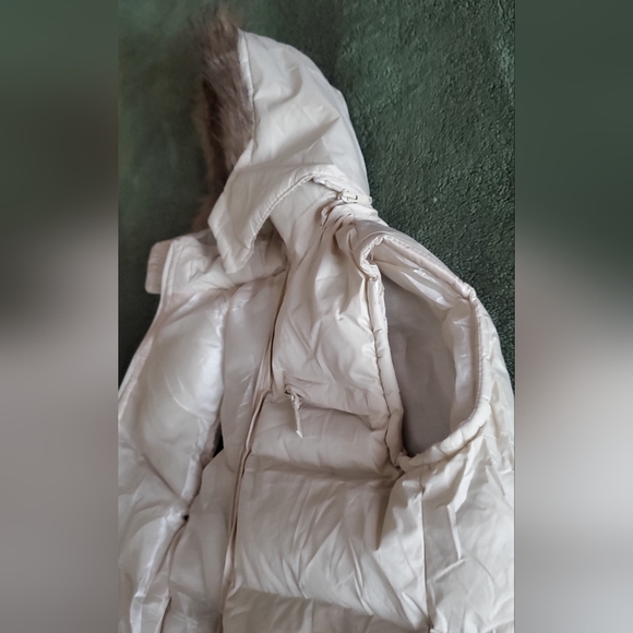 Cream Puffer Vest - Picture 4 of 6